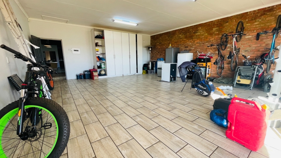 4 Bedroom Property for Sale in Grimbeeck Park North West